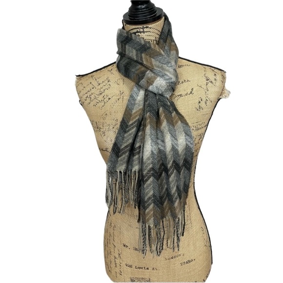 Boutique Chevron Aztec Boho Hippie Fringe Scarf - Picture 2 of 8